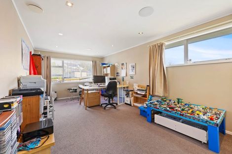 Photo of property in 18 Majesty Place, Half Moon Bay, Auckland, 2012