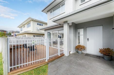 Photo of property in 12 Midhurst Avenue, Henderson, Auckland, 0612