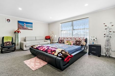 Photo of property in 9 Taupinga Way, Takanini, 2112