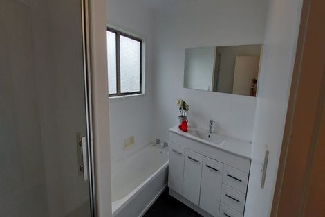 Photo of property in 5 Iris Place, Clendon Park, Auckland, 2103