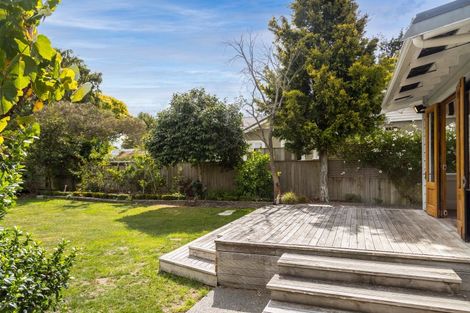 Photo of property in 35 Cambridge Terrace, Masterton, 5810