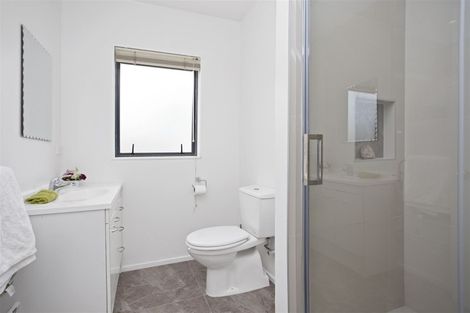 Photo of property in 58e Sunnyside Road, Sunnyvale, Auckland, 0612