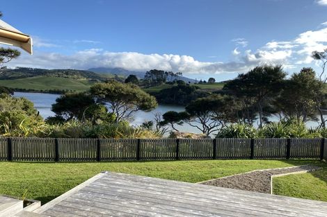 Photo of property in 10 Pekapeka Street, Raglan, 3225