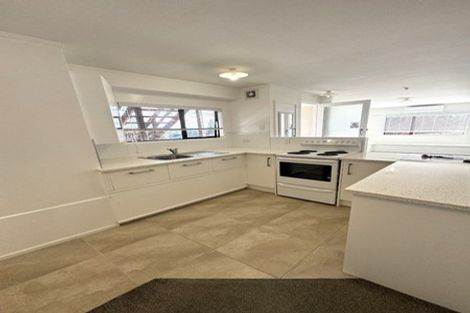 Photo of property in 20 Pahi Place, West Harbour, Auckland, 0618
