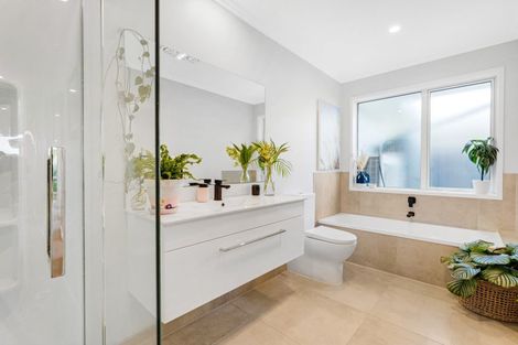 Photo of property in 15 Walnut Road, Riverhead, 0820