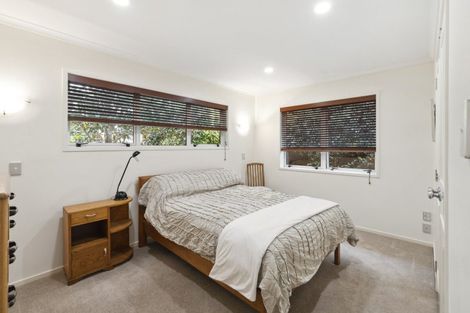 Photo of property in 2 Roselawn Lane, Pahurehure, Papakura, 2113