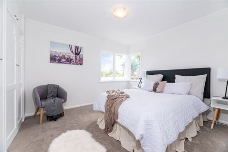 Photo of property in 1/318 Rangatira Road, Beach Haven, Auckland, 0626