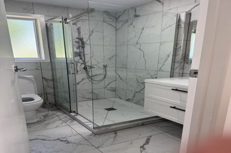 Photo of property in 17 Dundale Avenue, Blockhouse Bay, Auckland, 0600