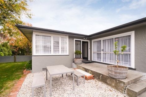 Photo of property in 2 Chester Crescent, West End, Palmerston North, 4410
