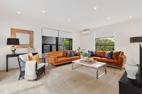 Photo of property in 4c Beach Road, Castor Bay, Auckland, 0620