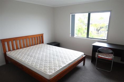 Photo of property in 48 Rising Parade, Fairview Heights, Auckland, 0632