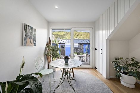 Photo of property in 133 Marine Parade, Eastbourne, Lower Hutt, 5013