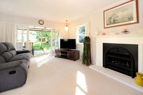 Photo of property in 8 Normanton Street, Glenfield, Auckland, 0629