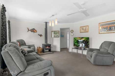 Photo of property in 5 Judd Road, Maungaturoto, 0520