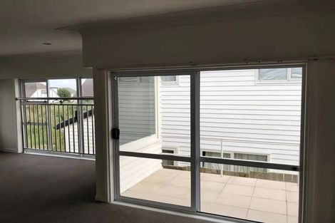 Photo of property in 43 Bradbury Road, Botany Downs, Auckland, 2010