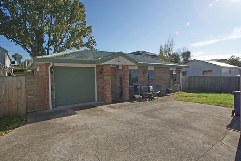 Photo of property in 18 Patts Avenue, Glendene, Auckland, 0602