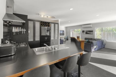 Photo of property in 25 Croftview Road, Wattle Downs, Auckland, 2103