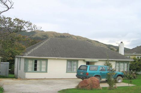 Photo of property in 33 Coates Street, Tawa, Wellington, 5028