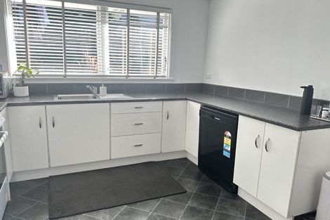 Photo of property in 16 Clyde Carr Crescent, Waimataitai, Timaru, 7910