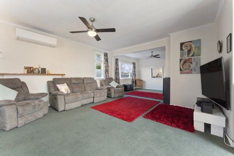 Photo of property in 1 Oriel Place, Levin, 5510