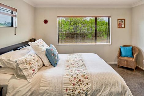 Photo of property in 38 Speldhurst Grove, Stokes Valley, Lower Hutt, 5019