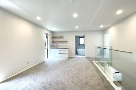 Photo of property in 6 Vanbrugh Place, Bucklands Beach, Auckland, 2014