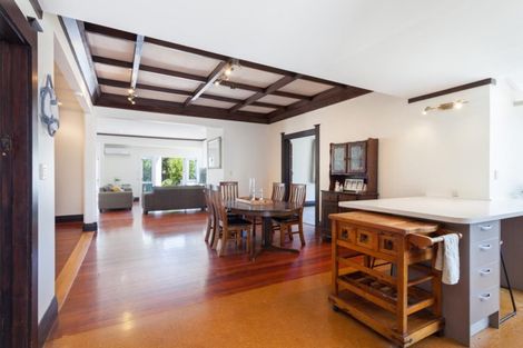 Photo of property in 5 Taylor Road, Papamoa Beach, Papamoa, 3118