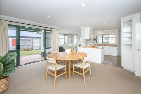 Photo of property in 7 Grasmere Court, Huntington, Hamilton, 3210