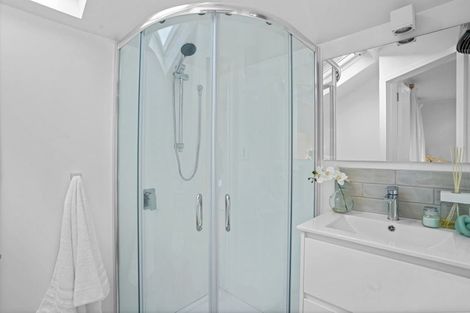 Photo of property in 26 Aratoro Place, Mount Pleasant, Christchurch, 8081