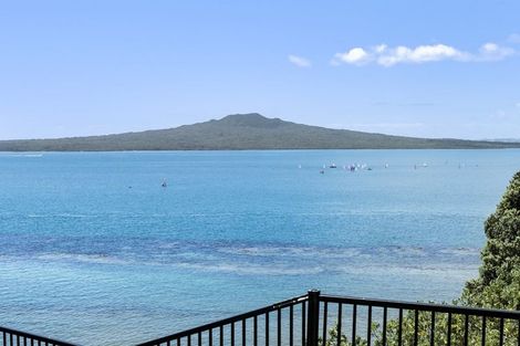 Photo of property in 3/64 Seacliffe Avenue, Belmont, Auckland, 0622