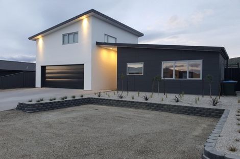 Photo of property in 25 Magnetic Place, Cromwell, 9310