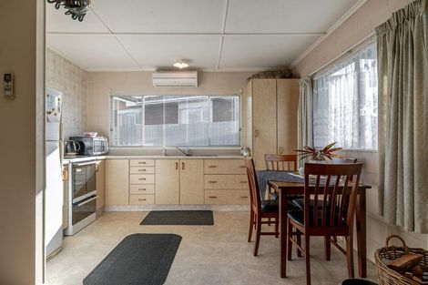 Photo of property in 6 Drury Street, Cloverlea, Palmerston North, 4412