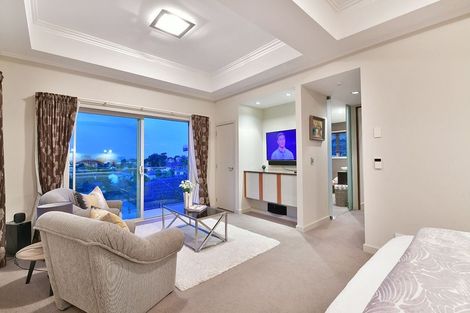 Photo of property in 83 William Bayes Place, Red Beach, 0932