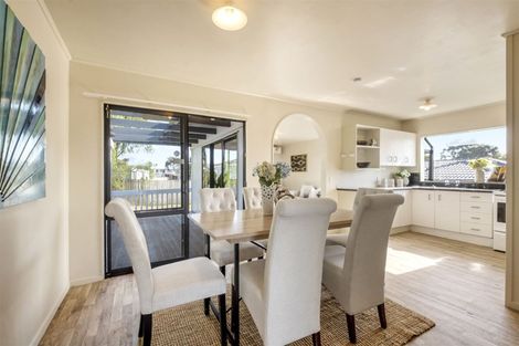 Photo of property in 22 Janese Place, Weymouth, Auckland, 2103