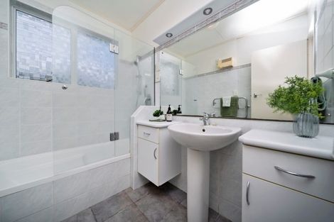 Photo of property in 35 Wesley Avenue, Frankleigh Park, New Plymouth, 4310