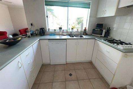 Photo of property in 123 Golfland Drive, Golflands, Auckland, 2013