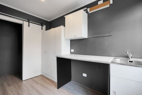 Photo of property in 77 Huatoki Street, Vogeltown, New Plymouth, 4310