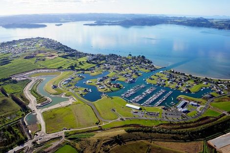 Photo of property in 81 Stace Hopper Drive, One Tree Point, 0118