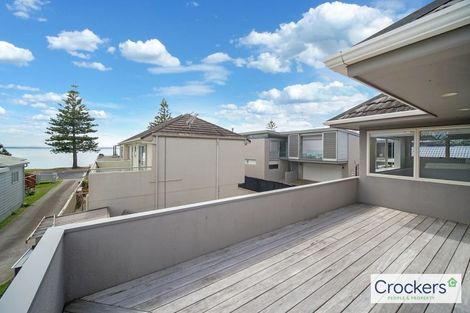 Photo of property in 2/21 The Esplanade, Eastern Beach, Auckland, 2012