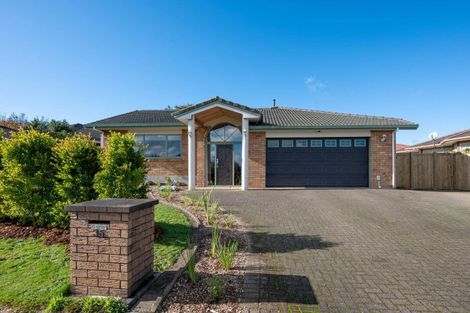 Photo of property in 35 Warwick Drive, Lynmore, Rotorua, 3010