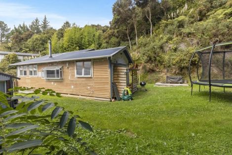 Photo of property in 16 August Street, Stokes Valley, Lower Hutt, 5019