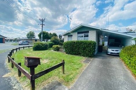 Photo of property in 142 Old Farm Road, Hamilton East, Hamilton, 3216