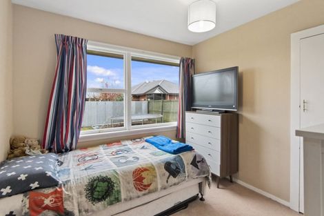 Photo of property in 27 Clipper Place, Redwood, Christchurch, 8051