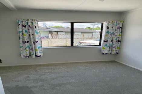 Photo of property in 21 Southsea Crescent, Silverdale, Hamilton, 3216