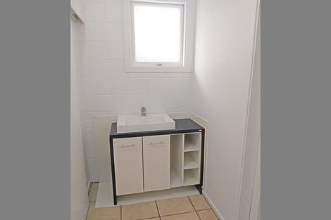 Photo of property in 2/30 Fairburn Road, Otahuhu, Auckland, 1062