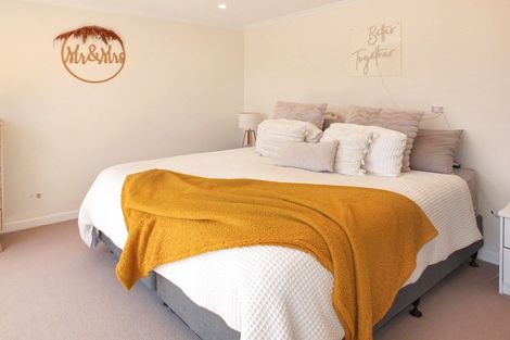 Photo of property in 14 Carthew Terrace, Foxton Beach, Foxton, 4815