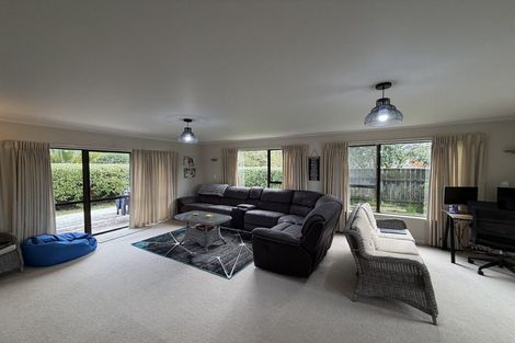 Photo of property in 61 Karina Road, Merrilands, New Plymouth, 4312