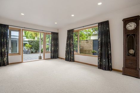 Photo of property in 28 Marine Parade, Mellons Bay, Auckland, 2014