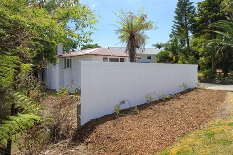 Photo of property in 16 Parrs Cross Road, Henderson, Auckland, 0612