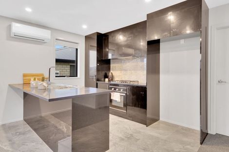 Photo of property in 8a Frederick Place, Whalers Gate, New Plymouth, 4310